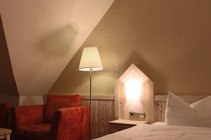 Imagen de la habitación del Hotel Central, Winterberg. Foto 19