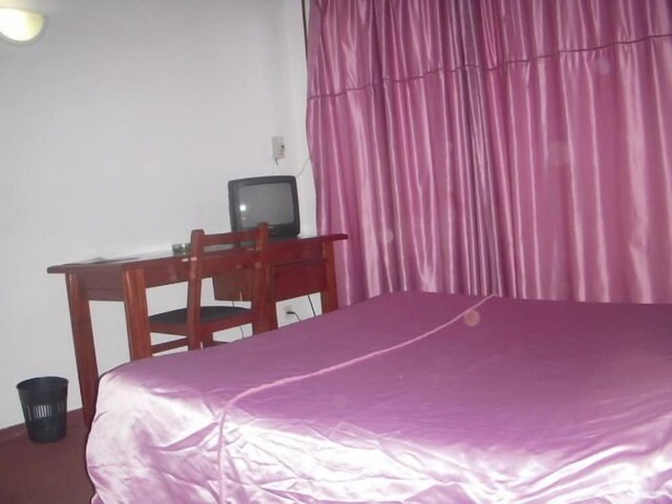 Imagen de la habitación del Hotel Central, Yaound&eacute;. Foto 10