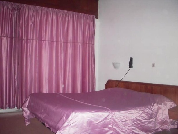 Imagen de la habitación del Hotel Central, Yaound&eacute;. Foto 14
