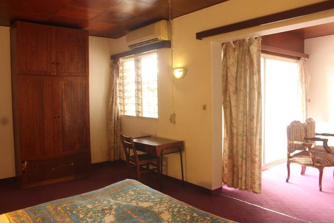 Imagen de la habitación del Hotel Central, Yaound&eacute;. Foto 15
