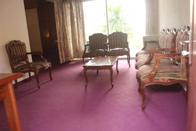 Imagen de la habitación del Hotel Central, Yaound&eacute;. Foto 16