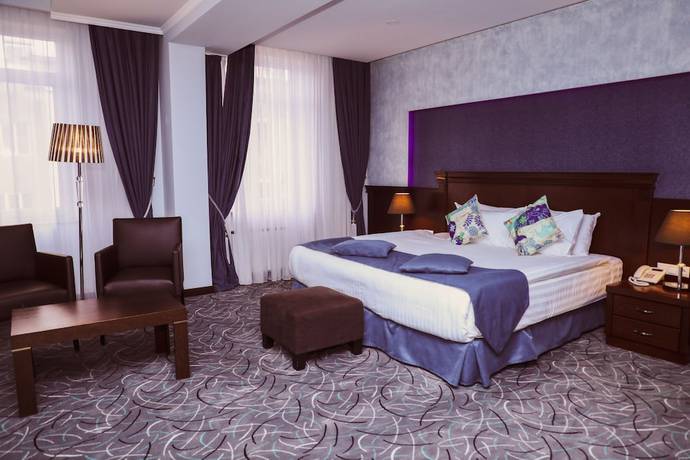 Imagen de la habitación del Hotel Central Yerevan. Foto 15