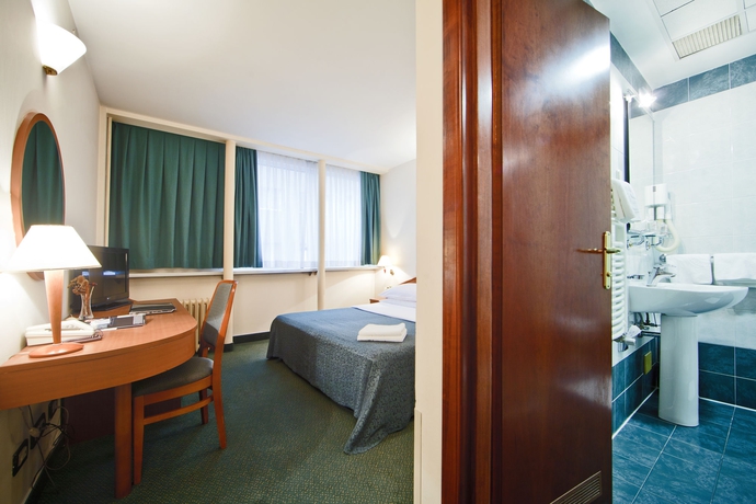 Imagen de la habitación del Hotel Central, Zagreb. Foto 3