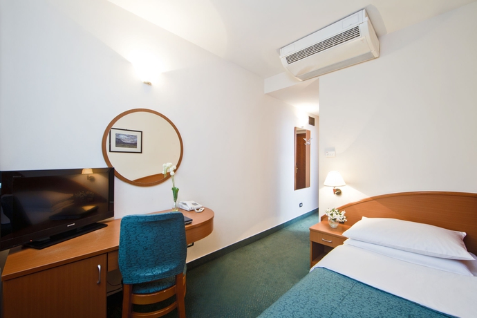 Imagen de la habitación del Hotel Central, Zagreb. Foto 5