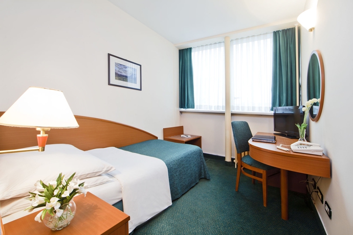 Imagen de la habitación del Hotel Central, Zagreb. Foto 6