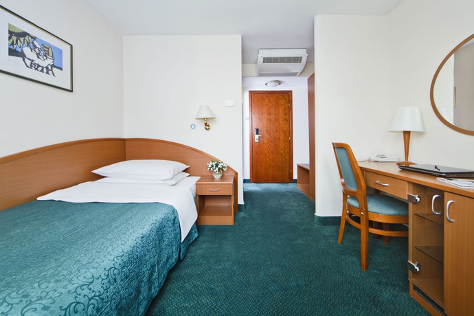 Imagen de la habitación del Hotel Central, Zagreb. Foto 8