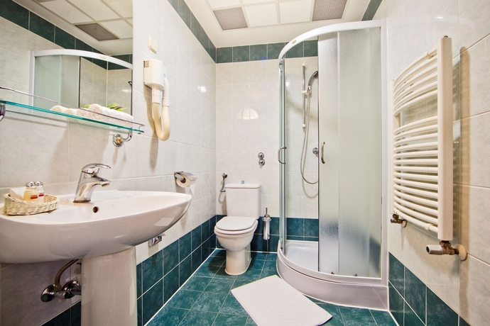 Imagen de la habitación del Hotel Central, Zagreb. Foto 12