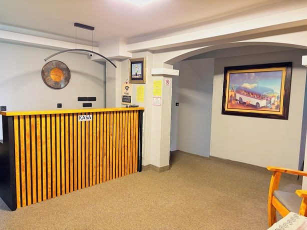 Imagen de los interiores del Hotel Central and Restaurant. Foto 16