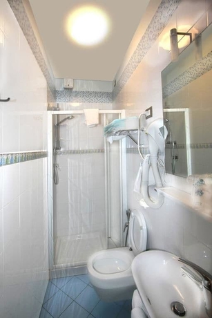 Imagen de la habitación del Hotel Centrale, Acquaviva Picena. Foto 15