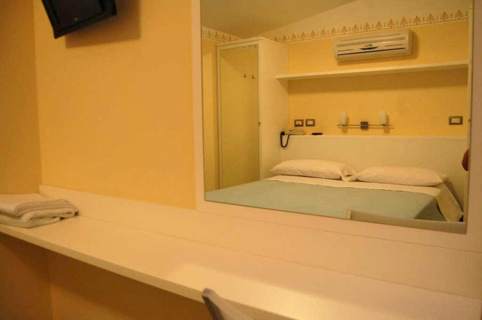 Imagen de la habitación del Hotel Centrale, Acquaviva Picena. Foto 16