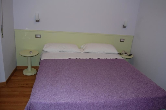 Imagen de la habitación del Hotel Centrale, Acquaviva Picena. Foto 18