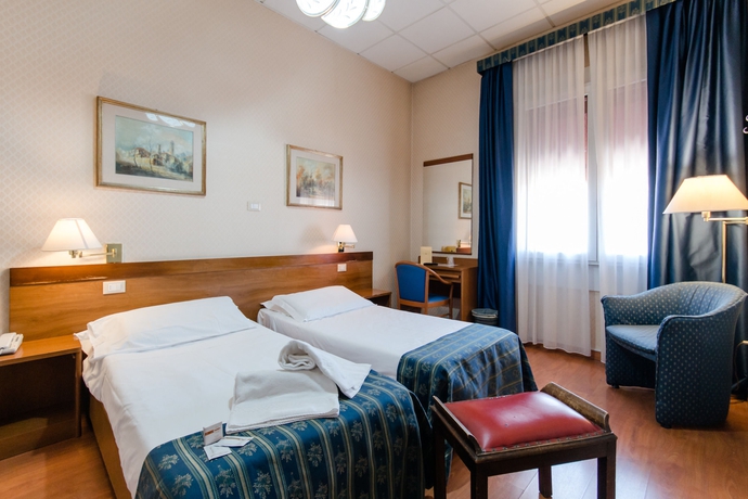 Imagen de la habitación del Hotel Centrale, Bolonia. Foto 6