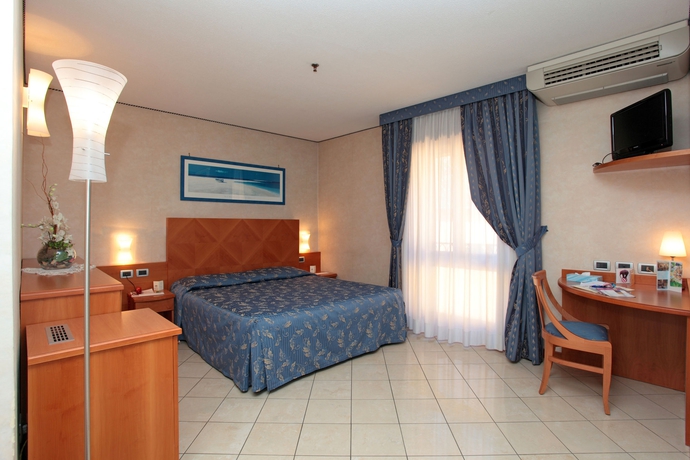 Imagen de la habitación del Hotel Centrale, Bolonia. Foto 8