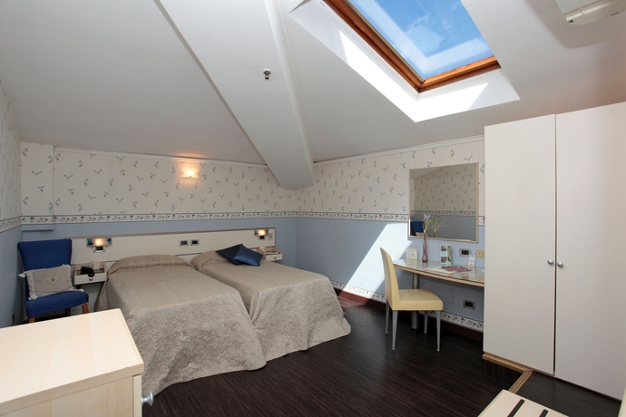 Imagen de la habitación del Hotel Centrale, Bolonia. Foto 9