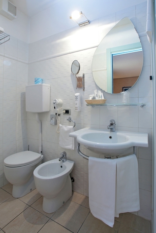 Imagen de la habitación del Hotel Centrale, Bolonia. Foto 10