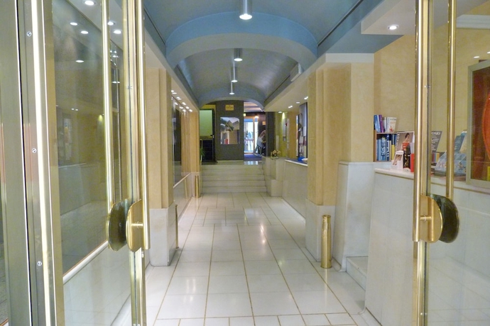 Imagen de los interiores del Hotel Centrale Byron. Foto 15