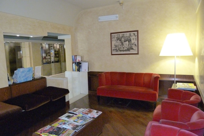 Imagen de los interiores del Hotel Centrale Byron. Foto 18