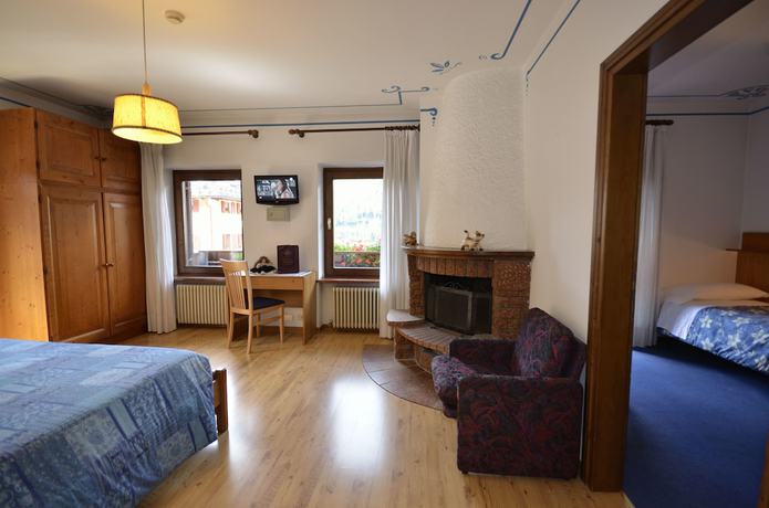 Imagen de la habitación del Hotel Centrale, Cordella. Foto 10