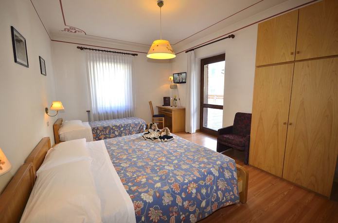 Imagen de la habitación del Hotel Centrale, Cordella. Foto 12