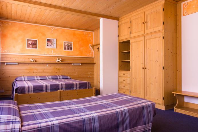 Imagen de la habitación del Hotel Centrale, Cordella. Foto 13