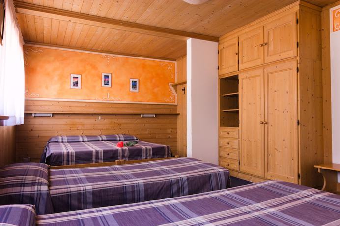 Imagen de la habitación del Hotel Centrale, Cordella. Foto 14