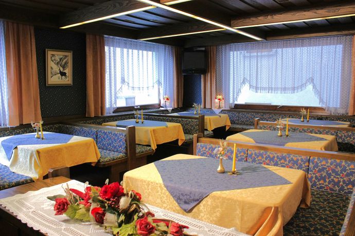 Imagen del bar/restaurante del Hotel Centrale, Cordella. Foto 5