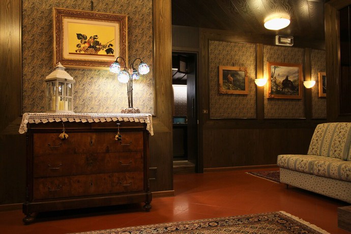 Imagen de los interiores del Hotel Centrale, Cordella. Foto 18
