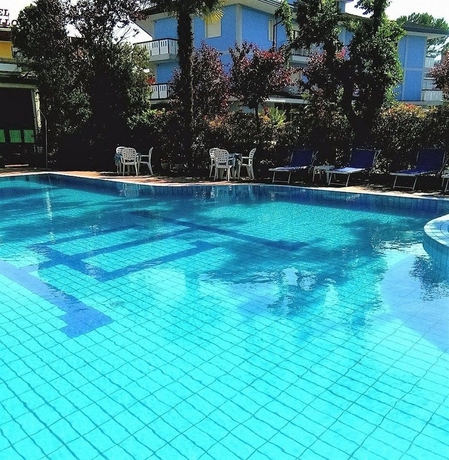 Imagen de la piscina del Hotel Centrale, Eraclea Mare. Foto 14