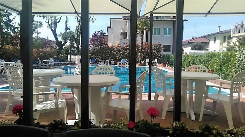 Imagen de la piscina del Hotel Centrale, Eraclea Mare. Foto 15