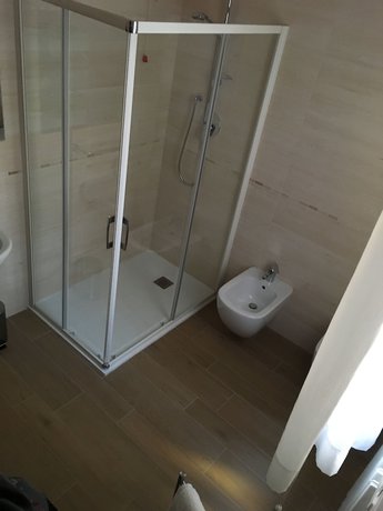 Imagen de la habitación del Hotel Centrale, Este. Foto 2