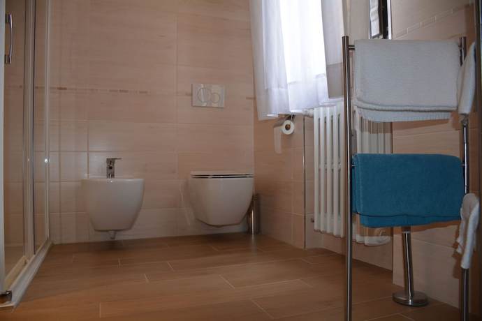 Imagen de la habitación del Hotel Centrale, Este. Foto 10