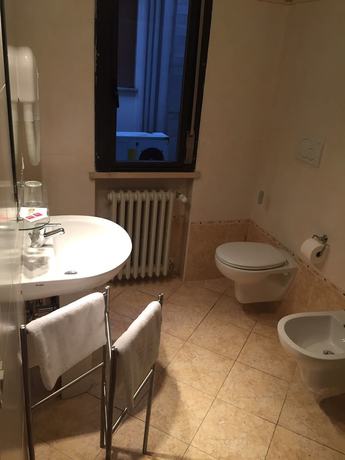 Imagen de la habitación del Hotel Centrale, Este. Foto 13