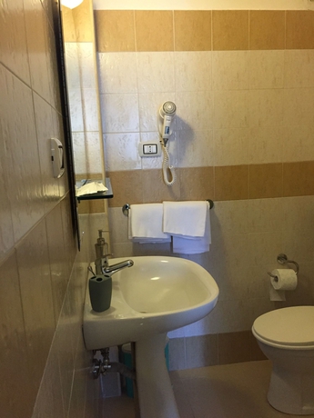 Imagen de la habitación del Hotel Centrale Europa. Foto 6