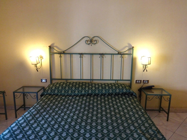 Imagen de la habitación del Hotel Centrale Europa. Foto 10