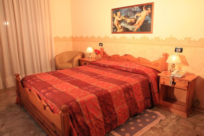 Imagen de la habitación del Hotel Centrale, Gambarie. Foto 4