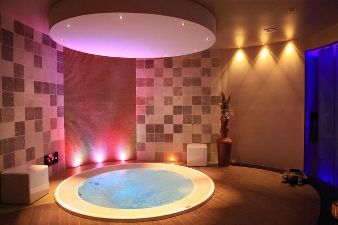 Imagen de la piscina del Hotel Centrale, Gambarie. Foto 18