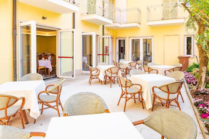 Imagen general del Hotel Centrale, Garda. Foto 4