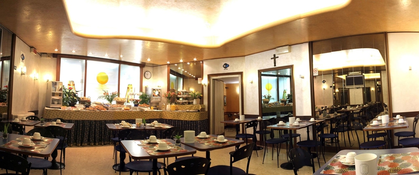 Imagen del bar/restaurante del Hotel Centrale, Mestre. Foto 5