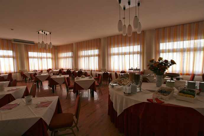 Imagen de los interiores del Hotel Centrale, Milano Marittima. Foto 16