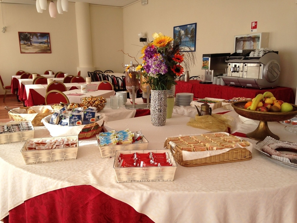 Imagen del bar/restaurante del Hotel Centrale, Milano Marittima. Foto 4