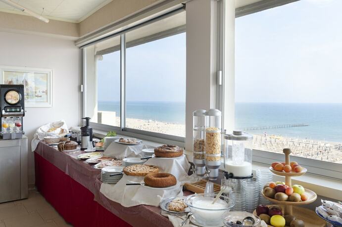 Imagen del bar/restaurante del Hotel Centrale Miramare. Foto 9