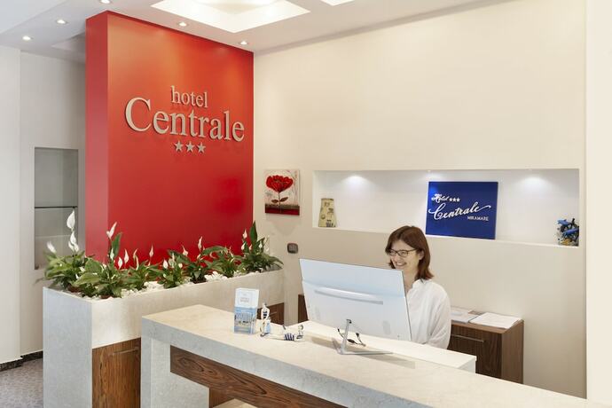 Imagen general del Hotel Centrale Miramare. Foto 6