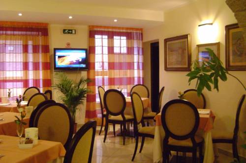 Imagen general del Hotel Centrale, Olbia. Foto 3