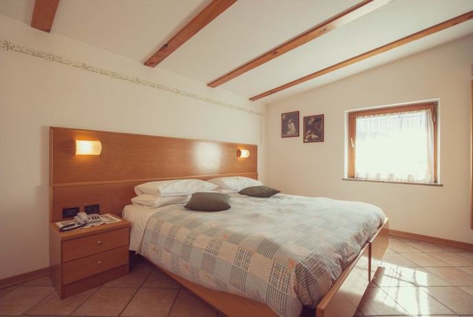 Imagen de la habitación del Hotel Centrale, Peio. Foto 7