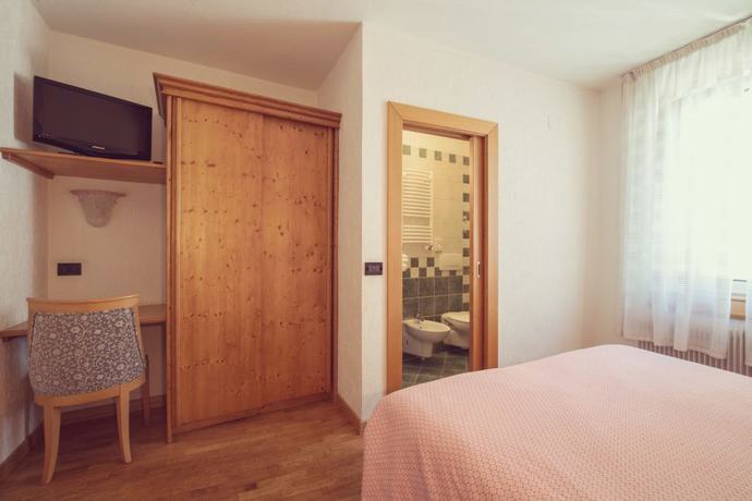 Imagen de la habitación del Hotel Centrale, Peio. Foto 15