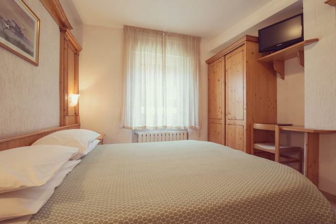 Imagen de la habitación del Hotel Centrale, Peio. Foto 17