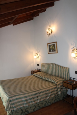 Imagen de la habitación del Hotel Centrale, Pescallo. Foto 6