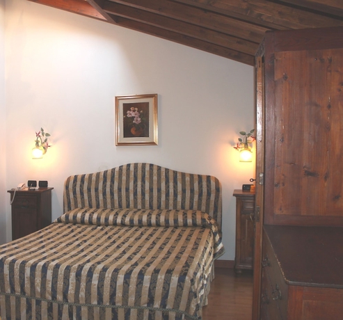 Imagen de la habitación del Hotel Centrale, Pescallo. Foto 7