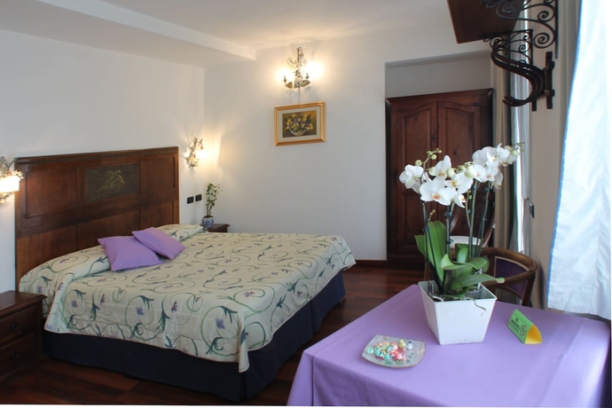 Imagen de la habitación del Hotel Centrale, Pescallo. Foto 8