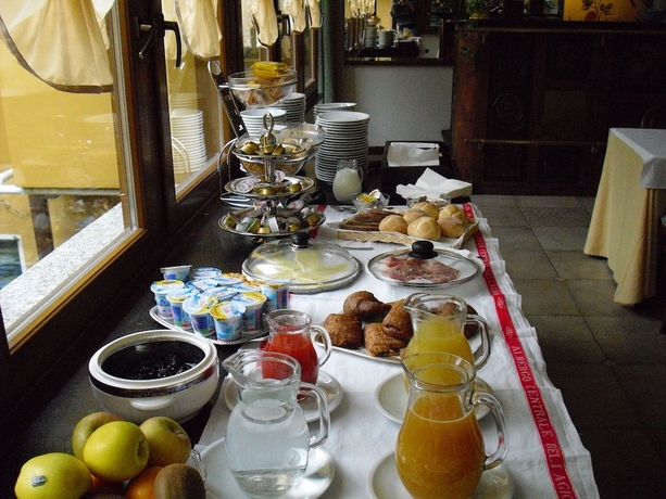 Imagen del bar/restaurante del Hotel Centrale, Pescallo. Foto 2